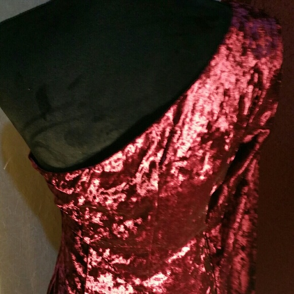 Dress - Picture 2 of 4